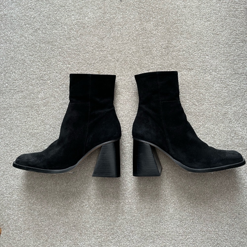 ALOHAS South Suede black ankle booties with block heel size 5